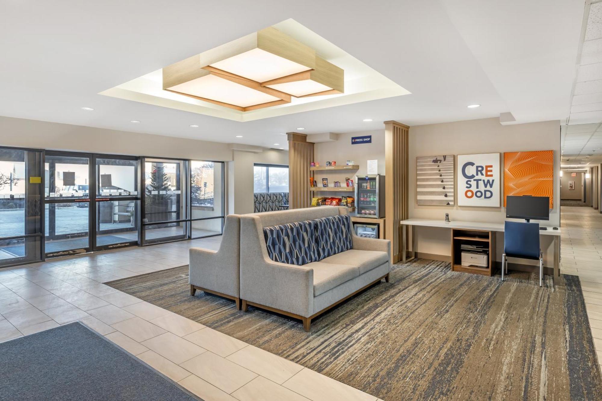 Holiday Inn Express Crestwood By Ihg Buitenkant foto