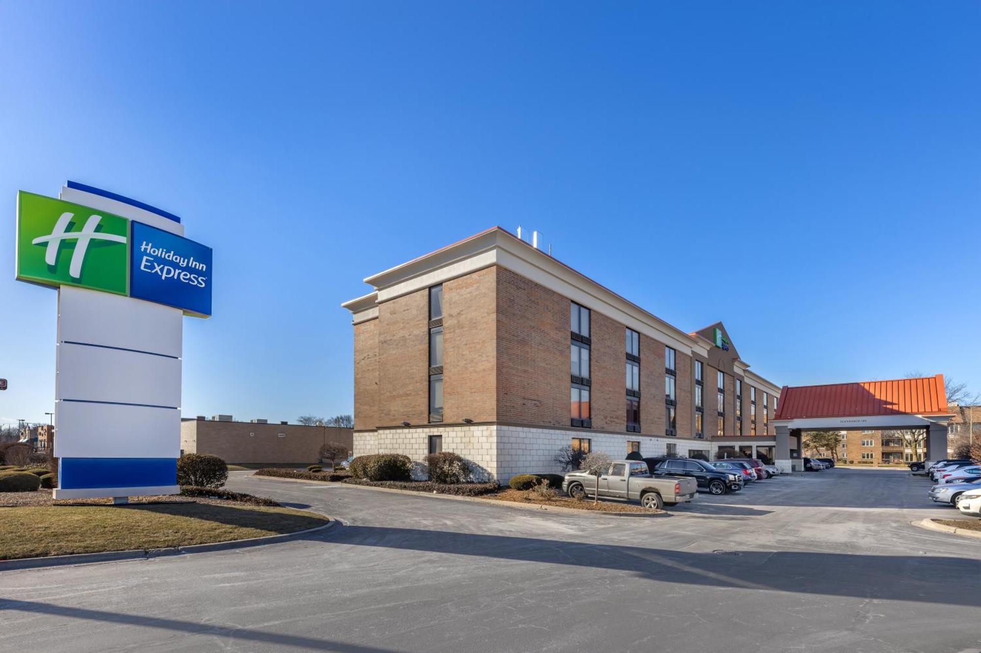 Holiday Inn Express Crestwood By Ihg Buitenkant foto