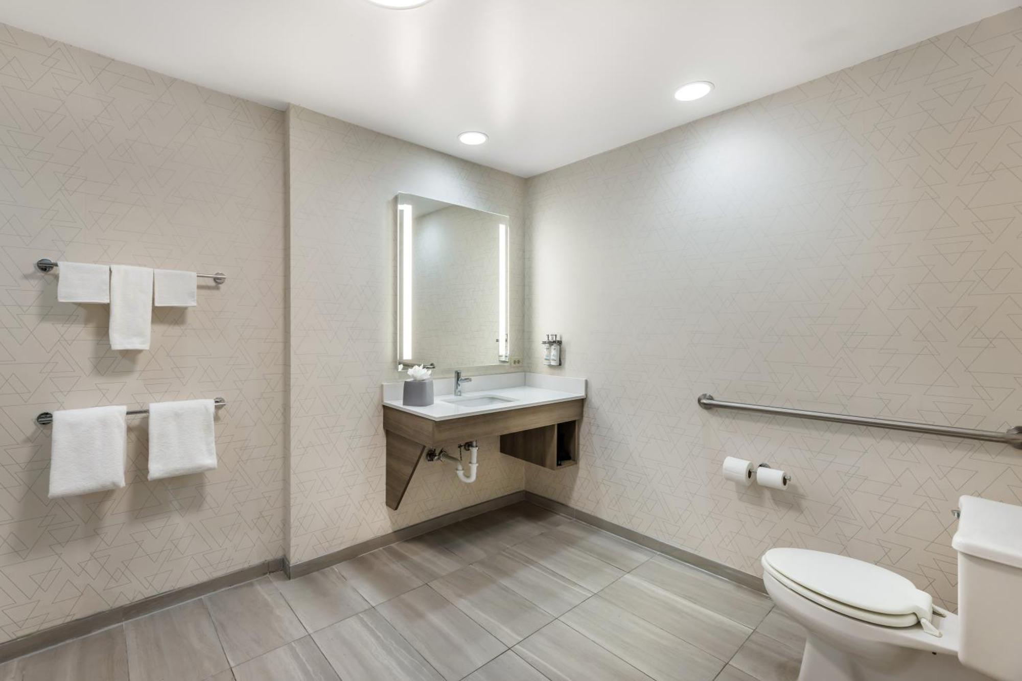 Holiday Inn Express Crestwood By Ihg Buitenkant foto