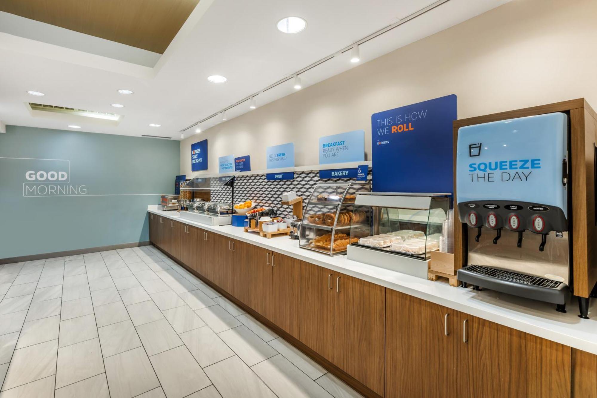 Holiday Inn Express Crestwood By Ihg Buitenkant foto